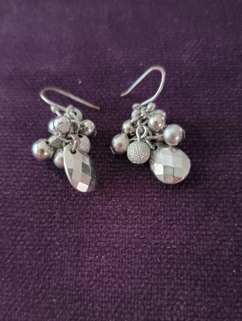 Silver cluster beads earrings
